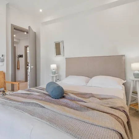 Cozy 2-bdrm-house With Garden בית נופש *