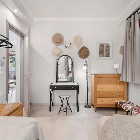 Cozy 2-bdrm-house With Garden Katouna