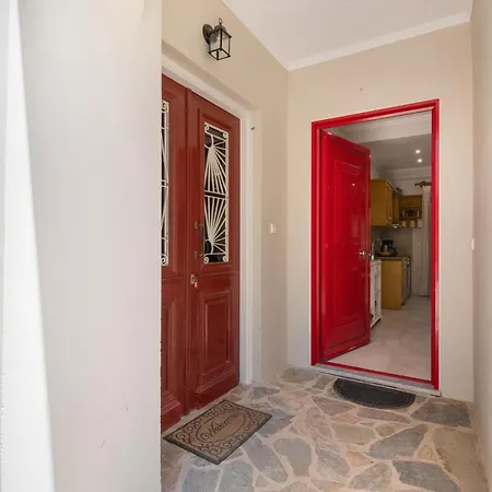 בית נופש Cozy 2-bdrm-house With Garden *