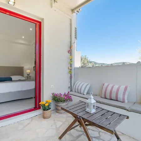 בית נופש Cozy 2-bdrm-house With Garden Katouna