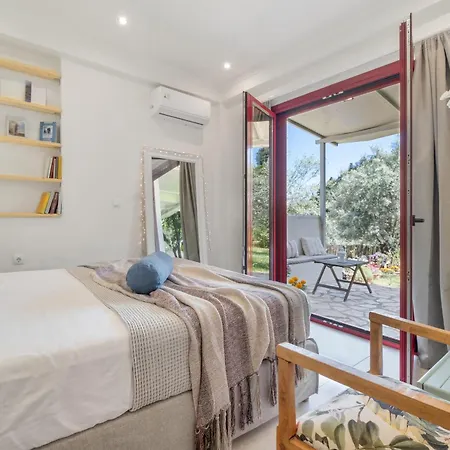 Cozy 2-bdrm-house With Garden Katouna