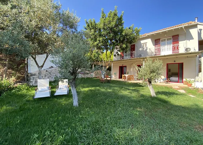 Cozy 2-bdrm-house With Garden Katouna