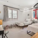 Cozy 2-bdrm-house With Garden Дом отдыха *
