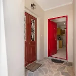 Дом отдыха Cozy 2-bdrm-house With Garden *