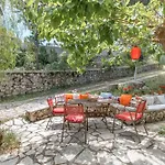 Дом отдыха Cozy 2-bdrm-house With Garden Katouna