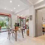 Cozy 2-bdrm-house With Garden Дом отдыха *