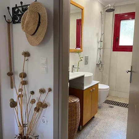 Holiday home Cozy 2-bdrm-house With Garden