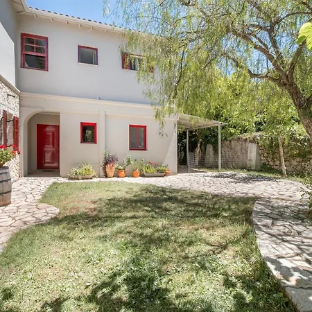 Cozy 2-bdrm-house With Garden Casa vacanze
